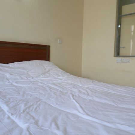 Karibu Hotel Найроби Экстерьер фото