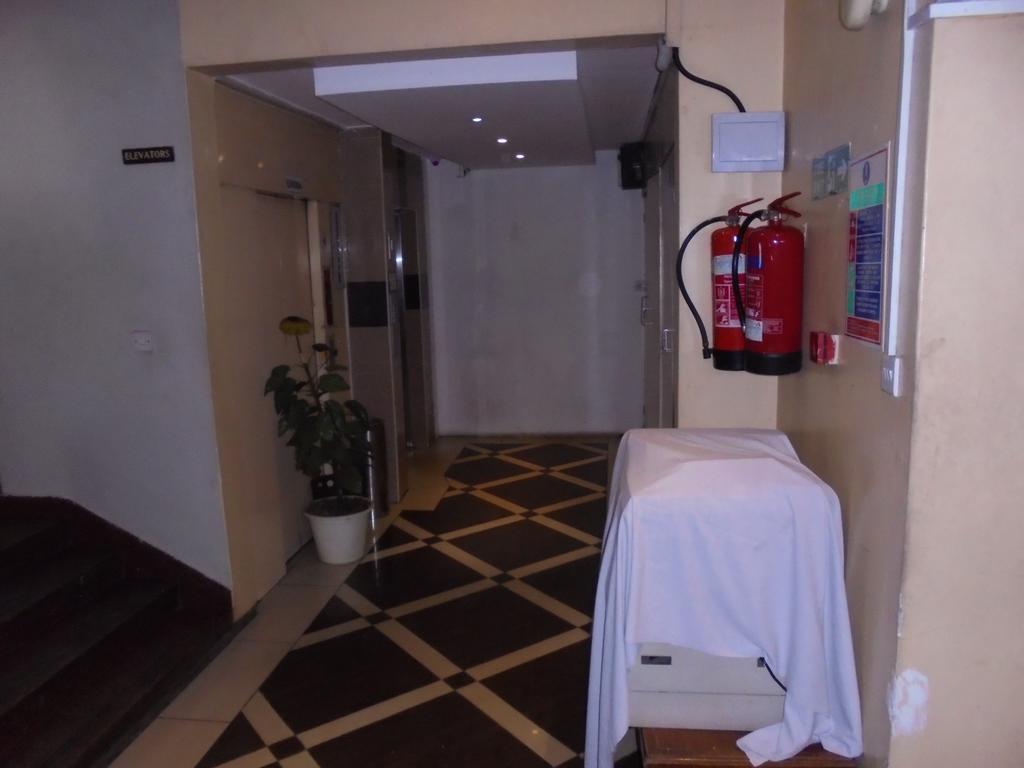 Karibu Hotel Найроби Экстерьер фото