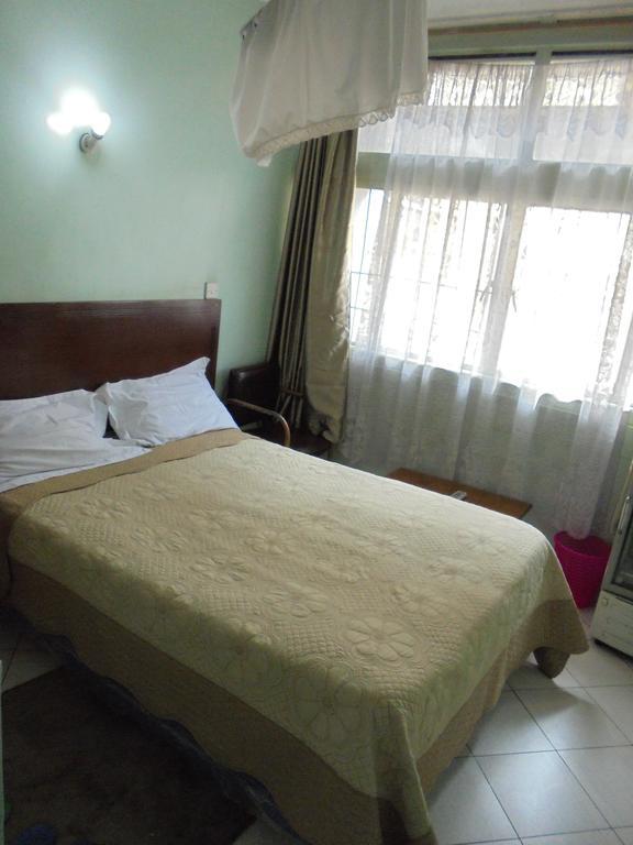 Karibu Hotel Найроби Экстерьер фото
