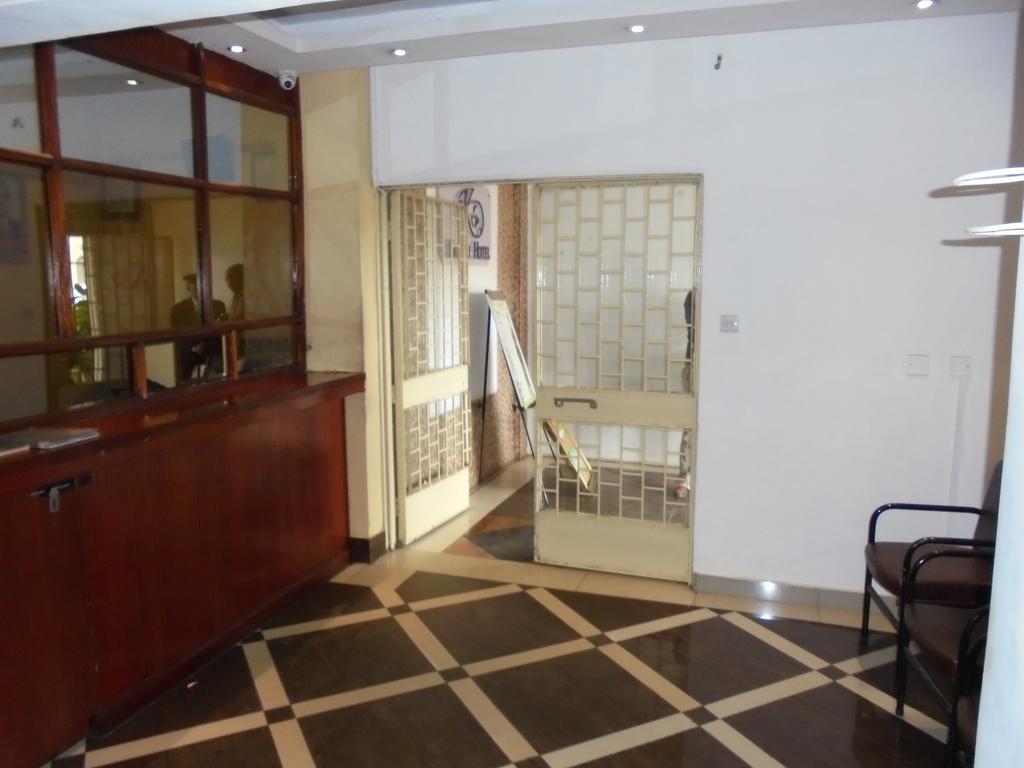 Karibu Hotel Найроби Экстерьер фото